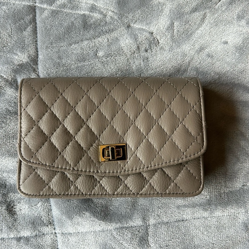 Quilted clutch convertible purse leather